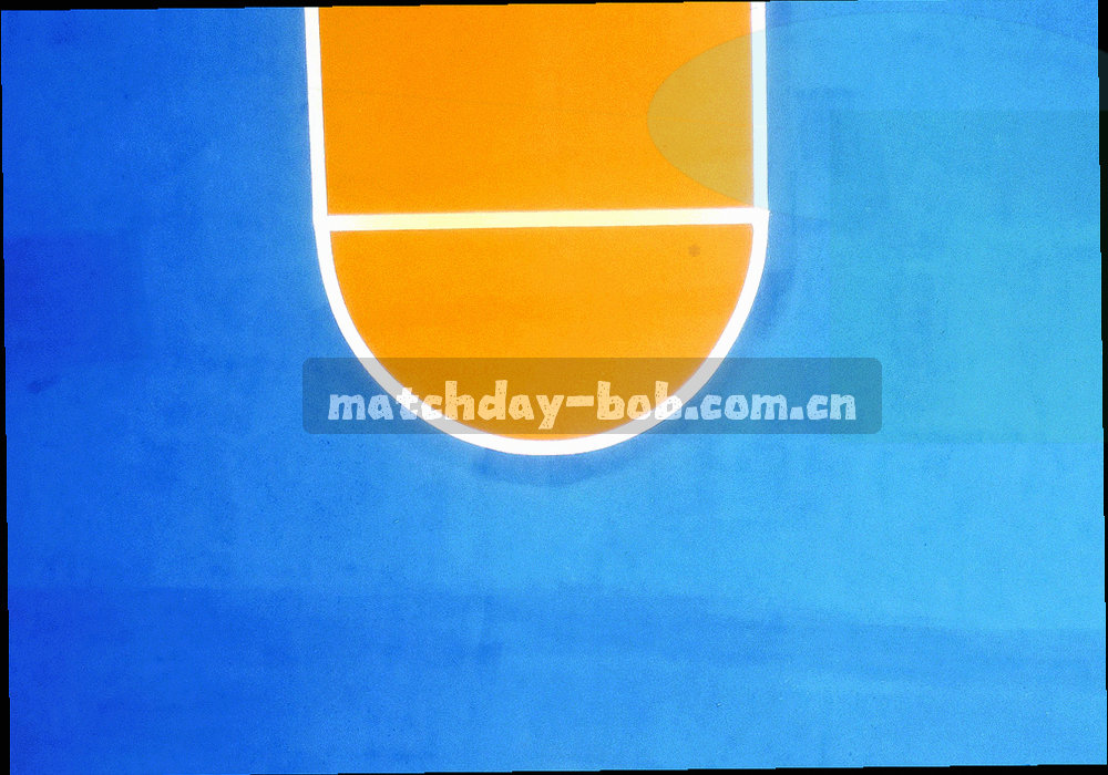深蓝背景上半透明的射门分布图与荧光青线条